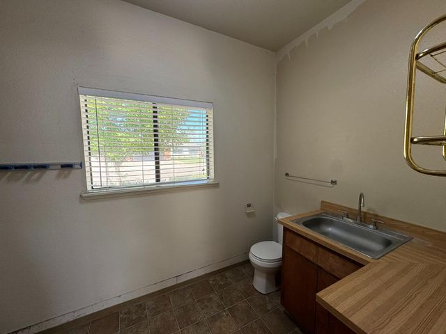 2300 Drew Ave, Turlock, CA 95382