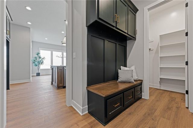 17174 S Heatherwood Street, Olathe, KS 66062