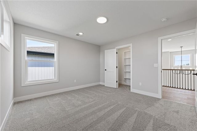 17174 S Heatherwood Street, Olathe, KS 66062