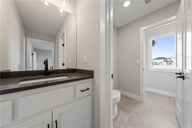 17174 S Heatherwood Street, Olathe, KS 66062