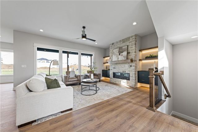 17174 S Heatherwood Street, Olathe, KS 66062