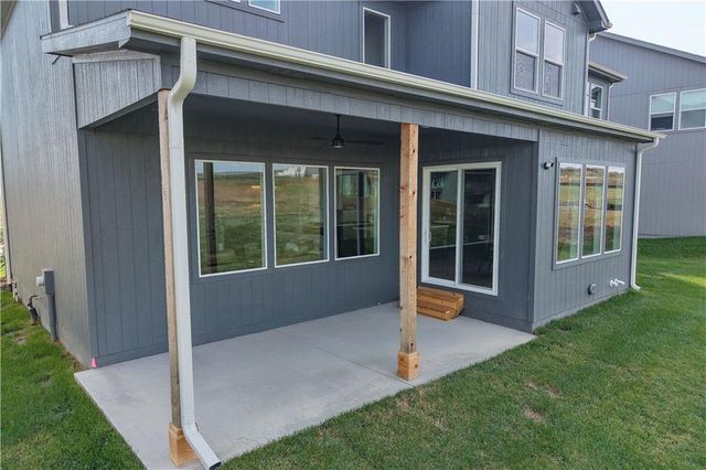 17174 S Heatherwood Street, Olathe, KS 66062