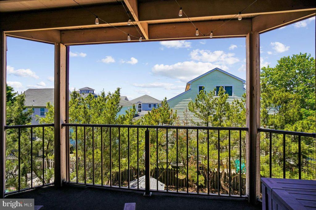 Image 2 of property listing at 204 33RD ST #30302, Ocean City, MD 21842