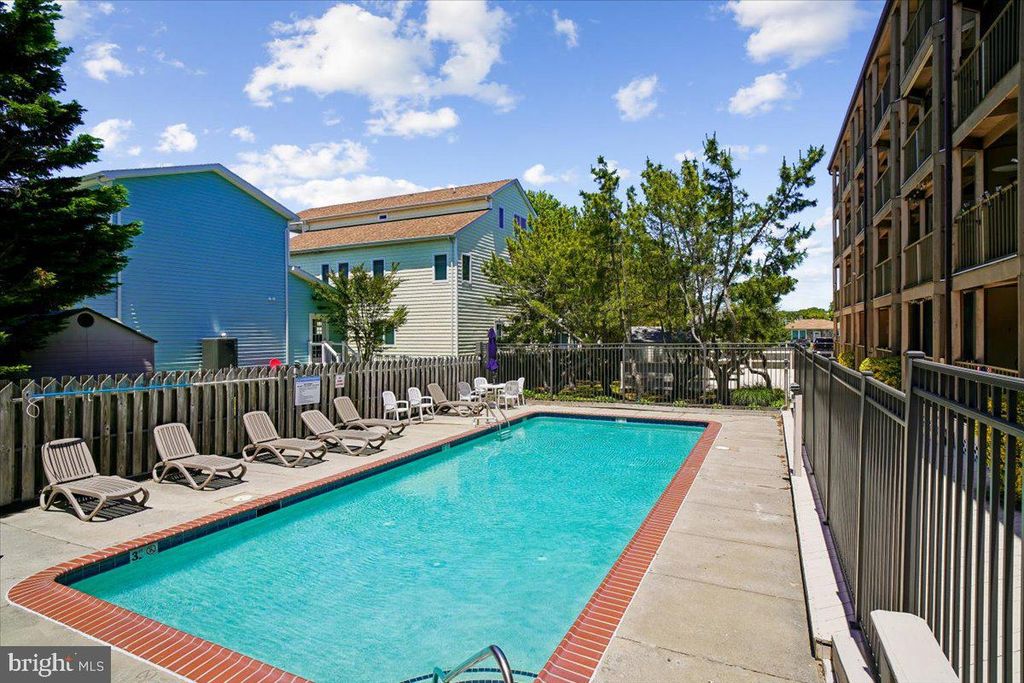 Image 3 of property listing at 204 33RD ST #30302, Ocean City, MD 21842