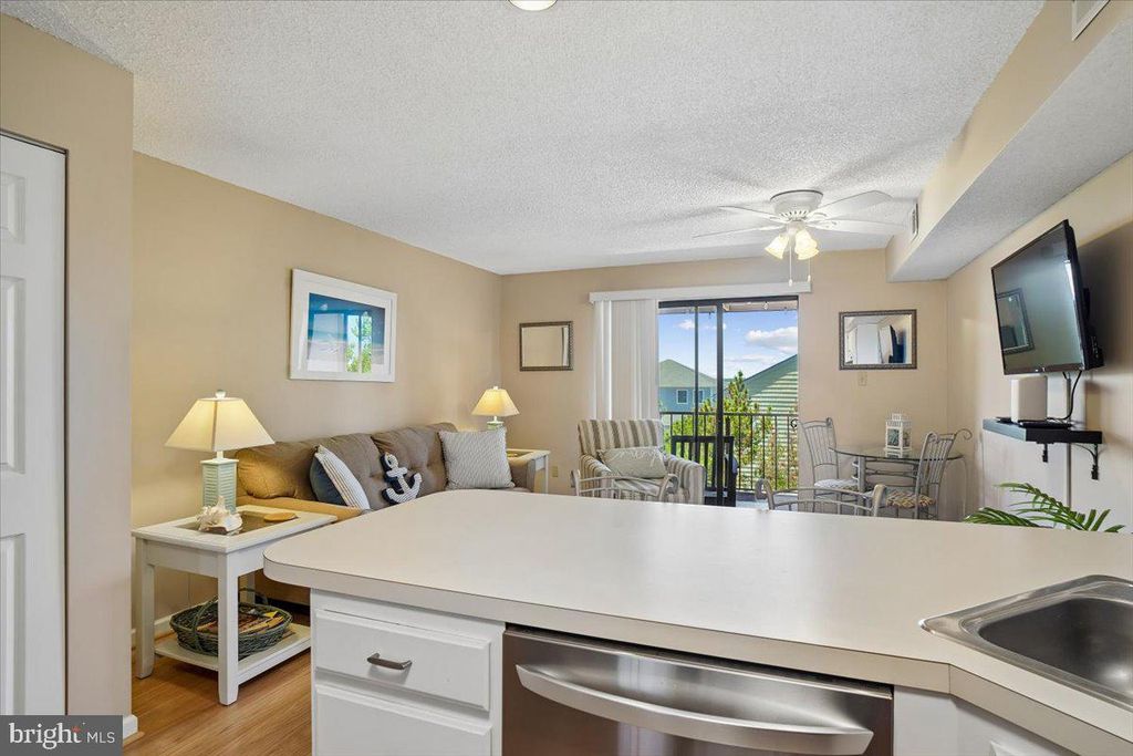 Image 7 of property listing at 204 33RD ST #30302, Ocean City, MD 21842