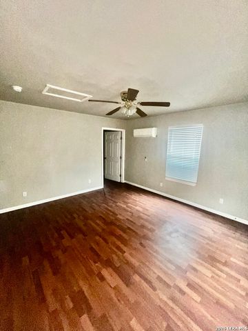1315 Brighton, San Antonio, TX 78211