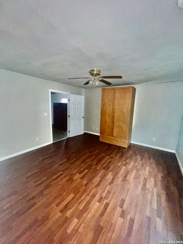 1315 Brighton, San Antonio, TX 78211