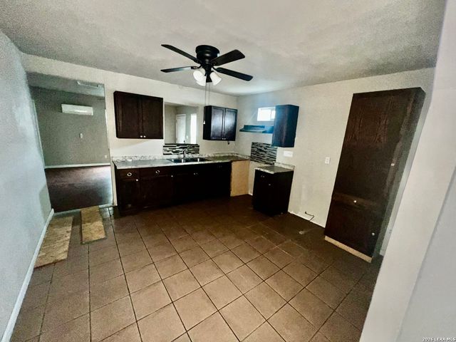 1315 Brighton, San Antonio, TX 78211