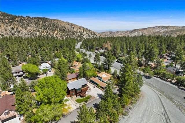 1880 Blackbird Rd., Wrightwood, CA 92397