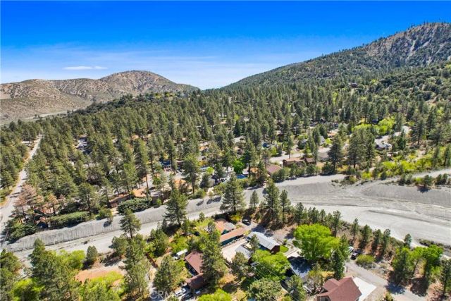 1880 Blackbird Rd., Wrightwood, CA 92397