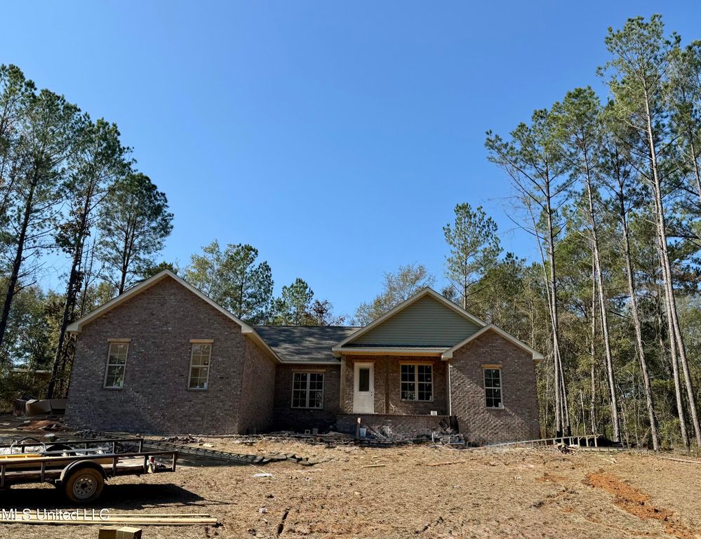 21 Fall Branch, Sumrall, MS 39482