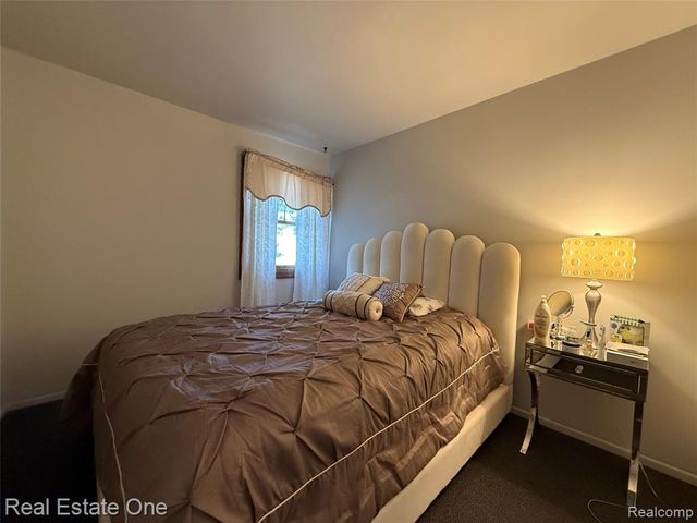 2768 Glenbridge Court, Ann Arbor, MI 48104