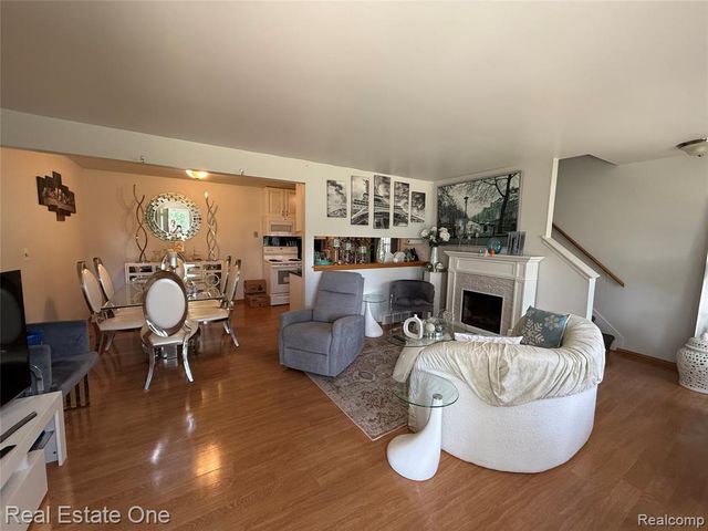 2768 Glenbridge Court, Ann Arbor, MI 48104