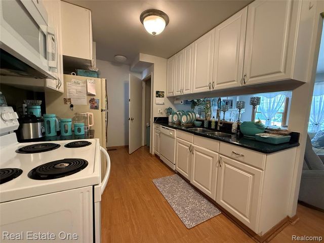 2768 Glenbridge Court, Ann Arbor, MI 48104