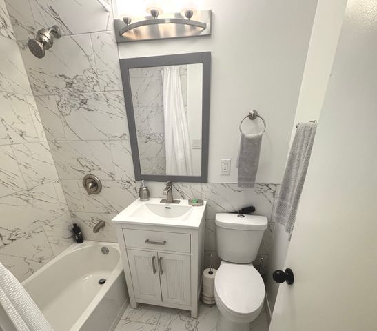 1314 S Cora Street, Des Plaines, IL 60018