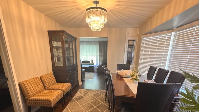 1314 S Cora Street, Des Plaines, IL 60018