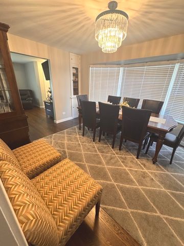 1314 S Cora Street, Des Plaines, IL 60018