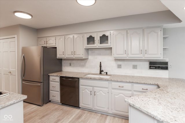 8955 Stonegate Road A, Indianapolis, IN 46227