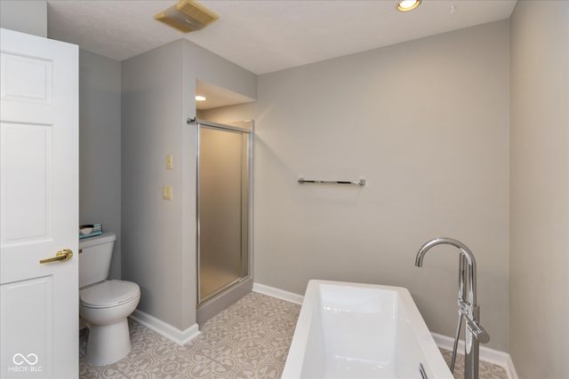 8955 Stonegate Road A, Indianapolis, IN 46227