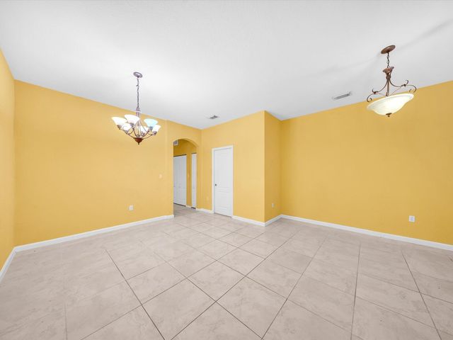 21223 NW 14th Place 324, Miami Gardens, FL 33169