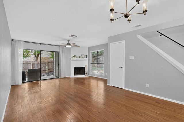 3801 Menchaca RD 25, Austin, TX 78704