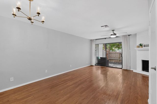 3801 Menchaca RD 25, Austin, TX 78704