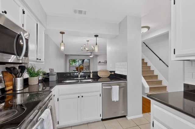 3801 Menchaca RD 25, Austin, TX 78704
