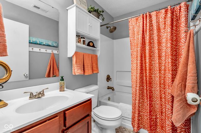 6437 Greenspire Place, Indianapolis, IN 46221