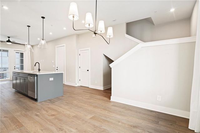 989 Bibbs Circle NW 24, Atlanta, GA 30318