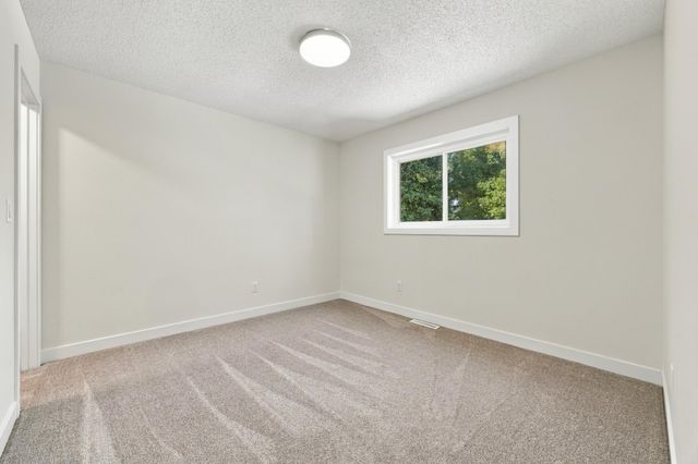 2319 35th Avenue S, Fargo, ND 58104