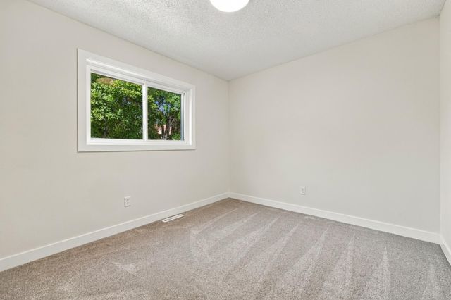 2319 35th Avenue S, Fargo, ND 58104