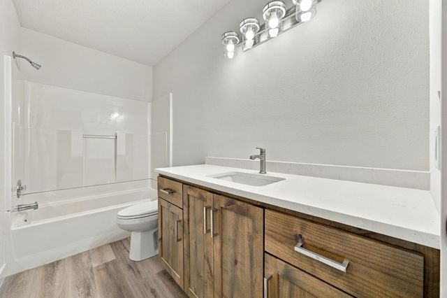 2319 35th Avenue S, Fargo, ND 58104