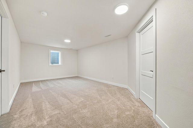 2319 35th Avenue S, Fargo, ND 58104
