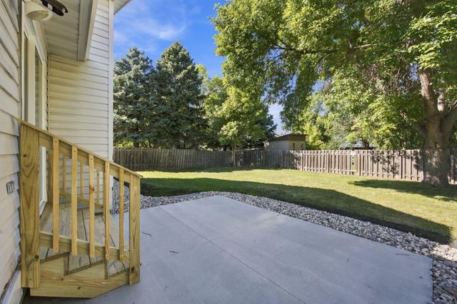 2319 35th Avenue S, Fargo, ND 58104