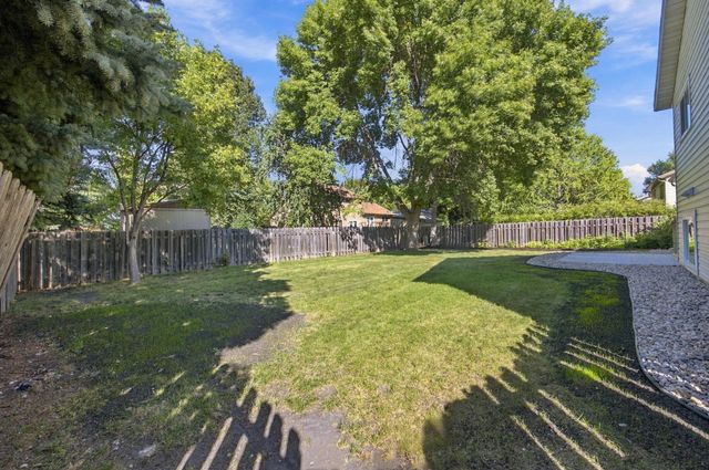 2319 35th Avenue S, Fargo, ND 58104
