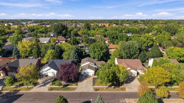 2319 35th Avenue S, Fargo, ND 58104