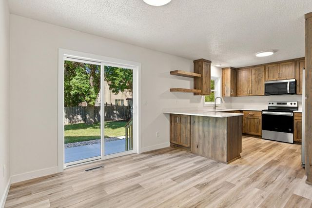 2319 35th Avenue S, Fargo, ND 58104