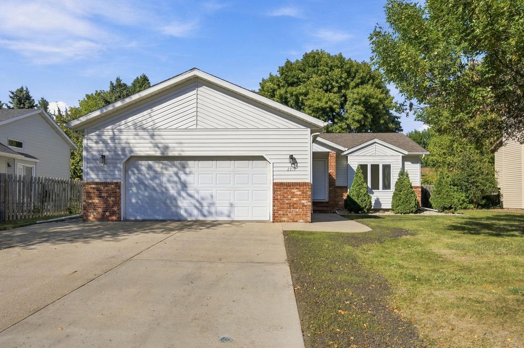 2319 35th Avenue S, Fargo, ND 58104