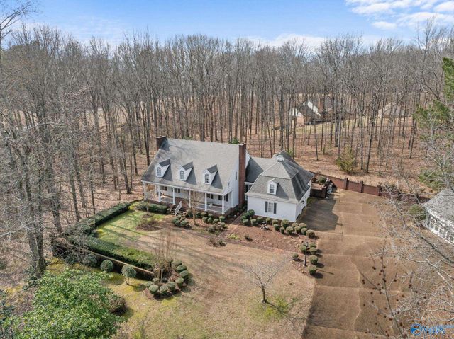 71 Windsor Drive, Russellville, AL 35653