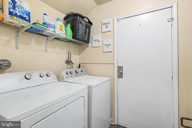 2 HATHAWAY DR, Sicklerville, NJ 08081