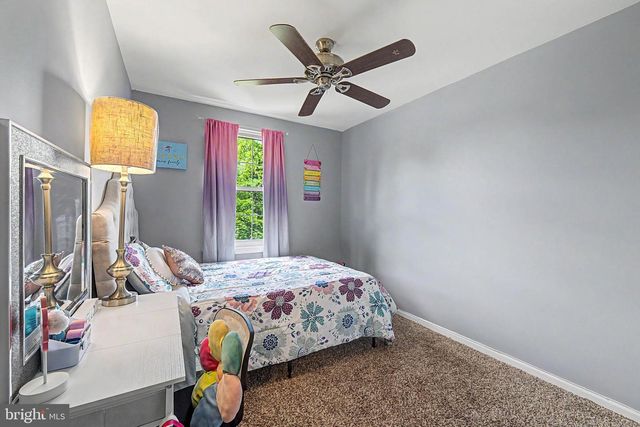 2 HATHAWAY DR, Sicklerville, NJ 08081