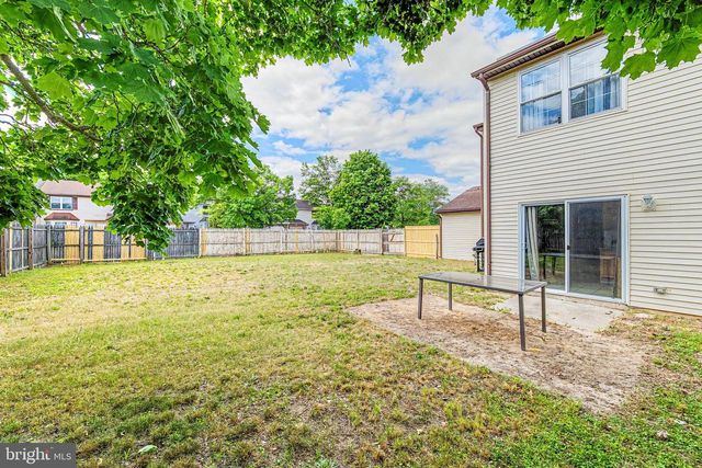 2 HATHAWAY DR, Sicklerville, NJ 08081