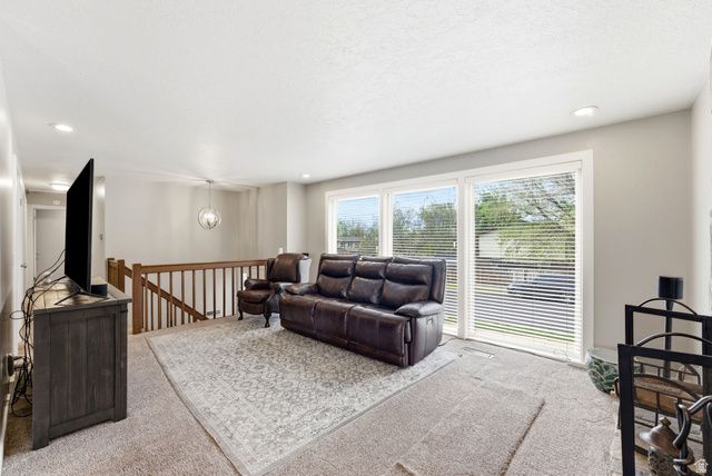 257 W 1125 N, Centerville, UT 84014