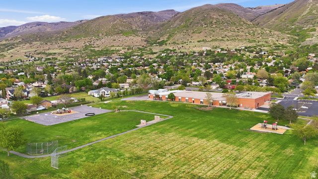 257 W 1125 N, Centerville, UT 84014