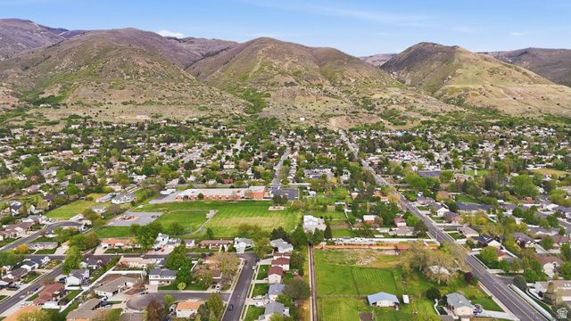 257 W 1125 N, Centerville, UT 84014