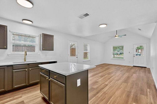 1306 Oak Street, Mckinney, TX 75069