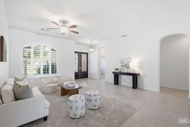 12623 Stillbrook Drive, Bakersfield, CA 93311