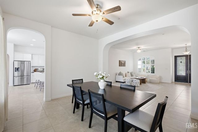 12623 Stillbrook Drive, Bakersfield, CA 93311
