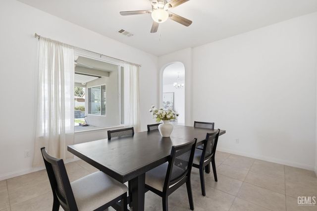 12623 Stillbrook Drive, Bakersfield, CA 93311
