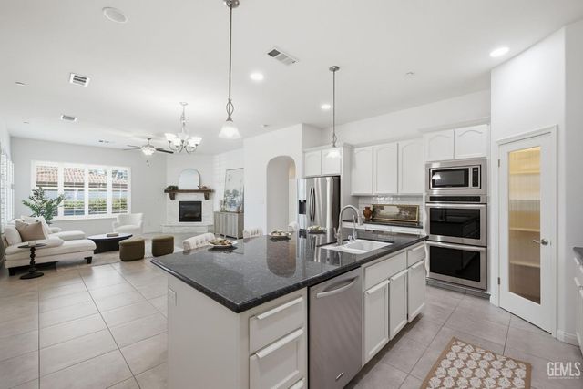 12623 Stillbrook Drive, Bakersfield, CA 93311
